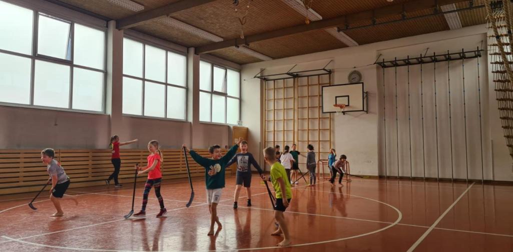 Hopsi Hopper 2022 Hopsi Hopper im Turnsaal