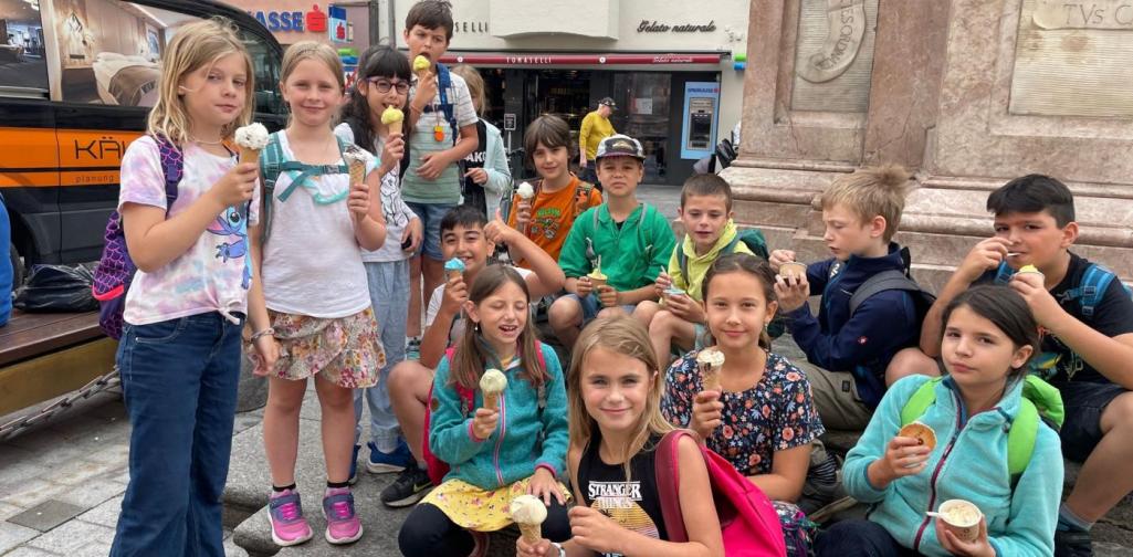 Eis essen bei der Annasäule Eis essen bei der Annasäule