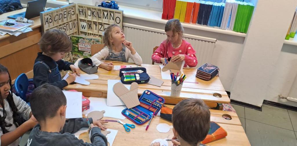 1b Weihnachtsfabrik2 Bunte Handschuhe