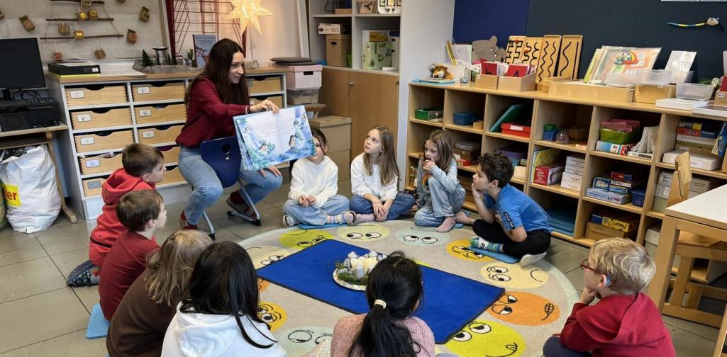 weihnachtliche Vorlesezeit in der 1a Klasse